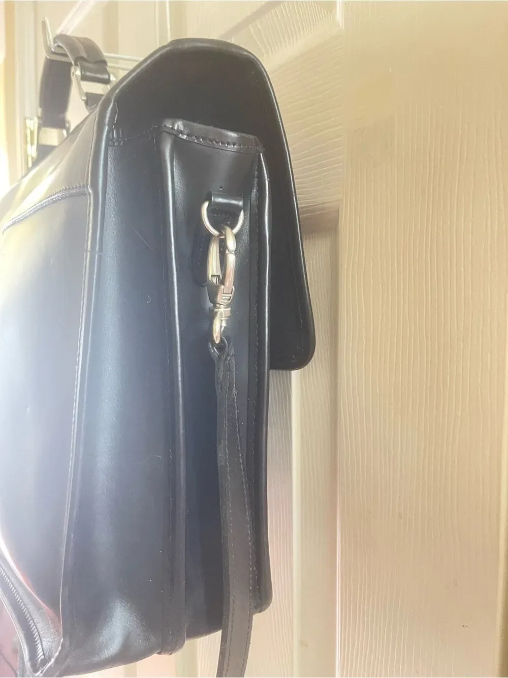 Vintage ROOTS Canada Black Leather Briefcase Shoulder Bag - Men
